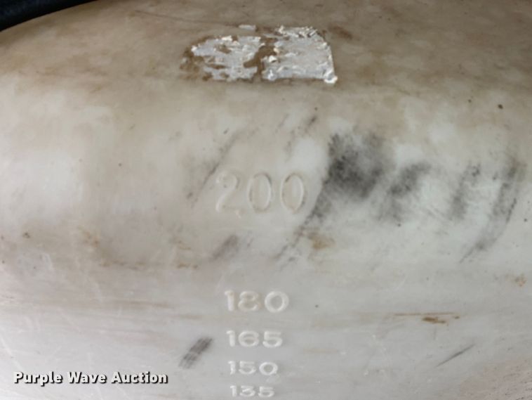 image for item KB9592 2004 International 4400  box truck