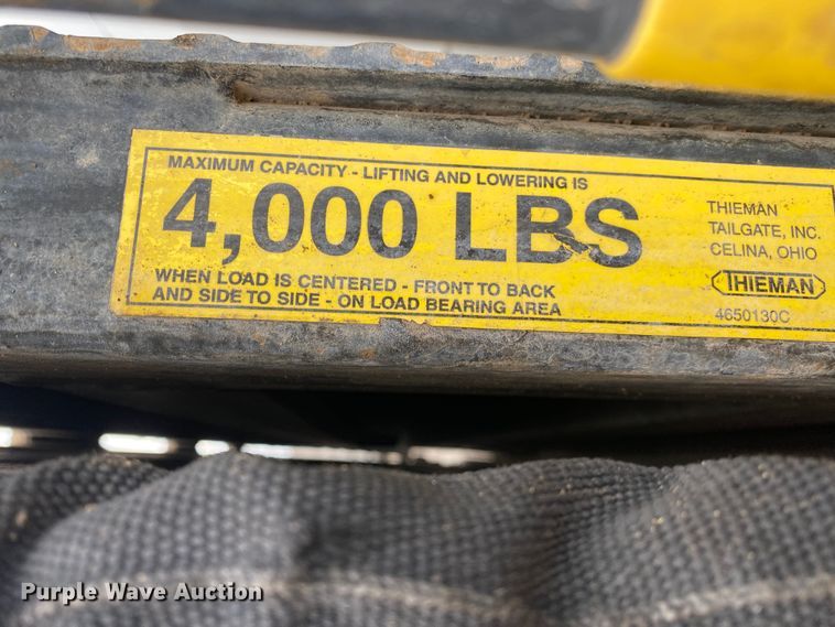 image for item KB9592 2004 International 4400  box truck