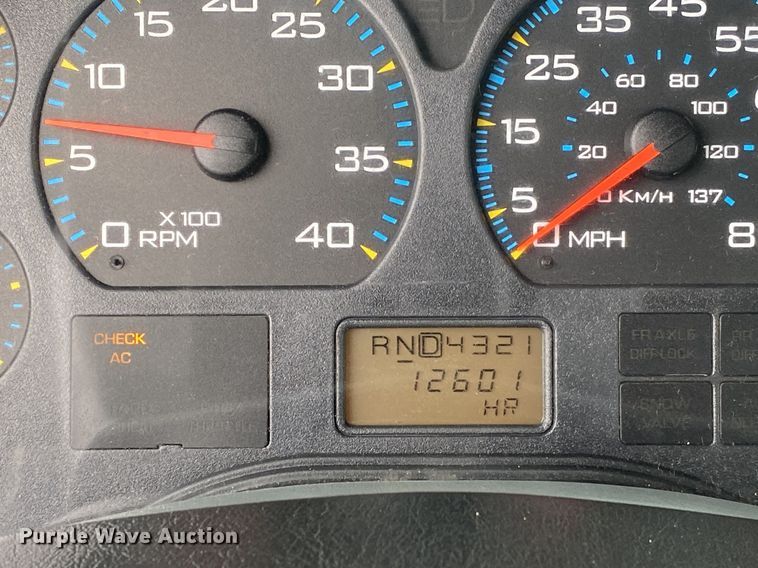 image for item KB9592 2004 International 4400  box truck