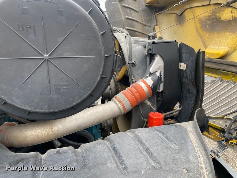 image for item KB9592 2004 International 4400  box truck