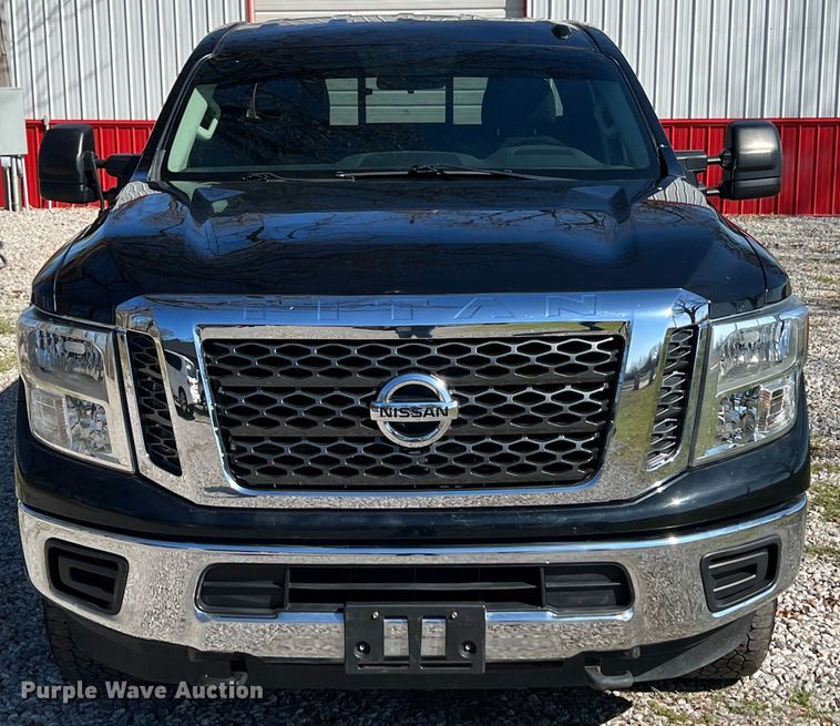 image for item KR9415 2017 Nissan Titan  King Cab pickup truck