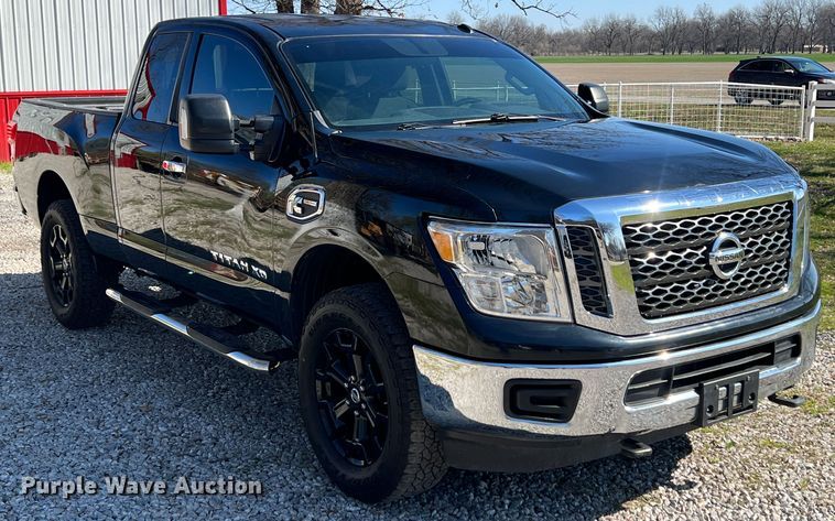 image for item KR9415 2017 Nissan Titan  King Cab pickup truck