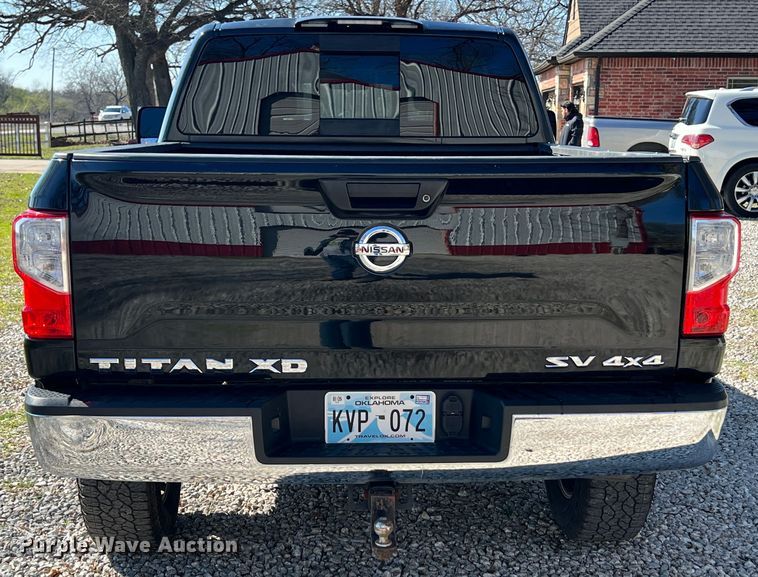 image for item KR9415 2017 Nissan Titan  King Cab pickup truck