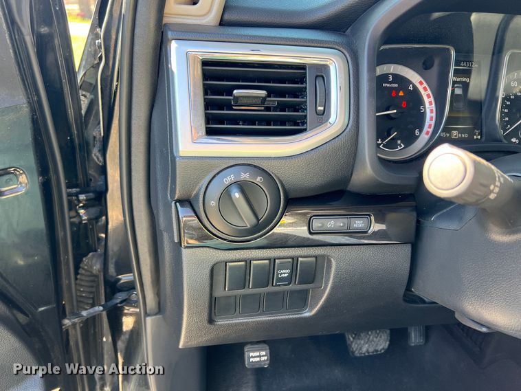 image for item KR9415 2017 Nissan Titan  King Cab pickup truck