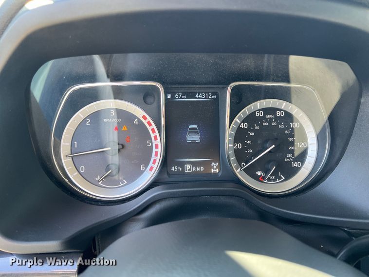 image for item KR9415 2017 Nissan Titan  King Cab pickup truck