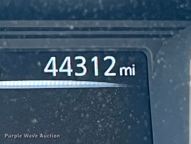 image for item KR9415 2017 Nissan Titan  King Cab pickup truck