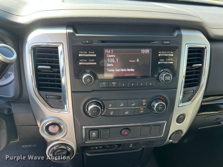 image for item KR9415 2017 Nissan Titan  King Cab pickup truck