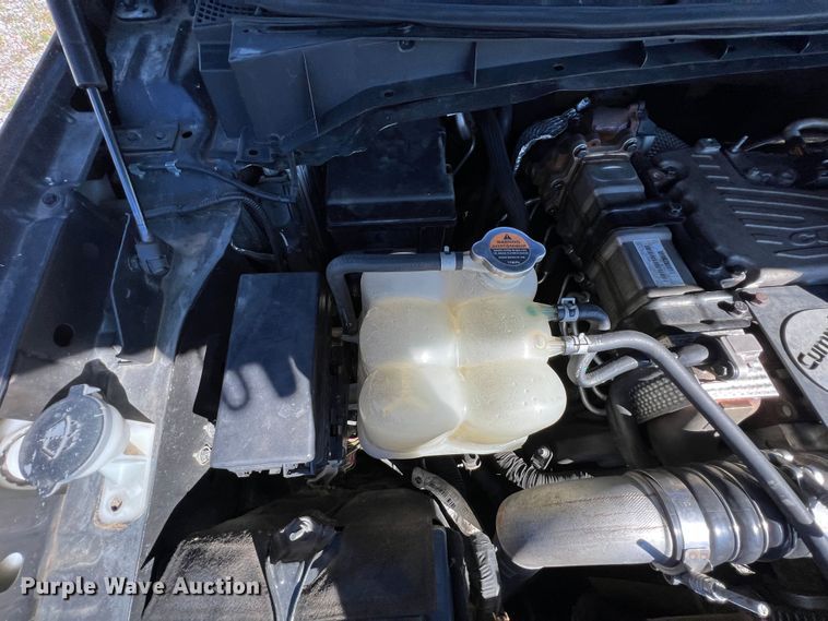 image for item KR9415 2017 Nissan Titan  King Cab pickup truck