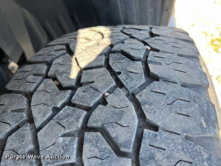 image for item KR9415 2017 Nissan Titan  King Cab pickup truck