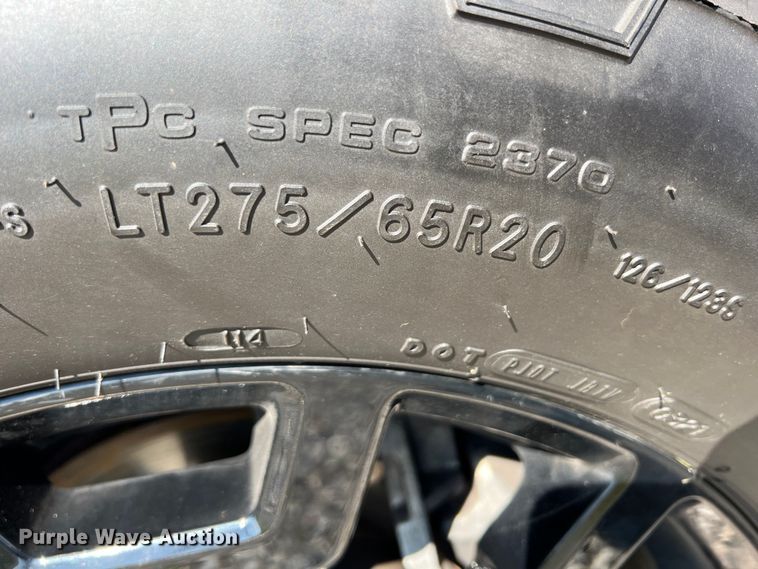 image for item KR9415 2017 Nissan Titan  King Cab pickup truck