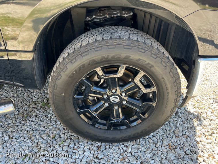 image for item KR9415 2017 Nissan Titan  King Cab pickup truck