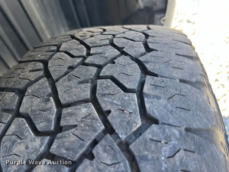 image for item KR9415 2017 Nissan Titan  King Cab pickup truck