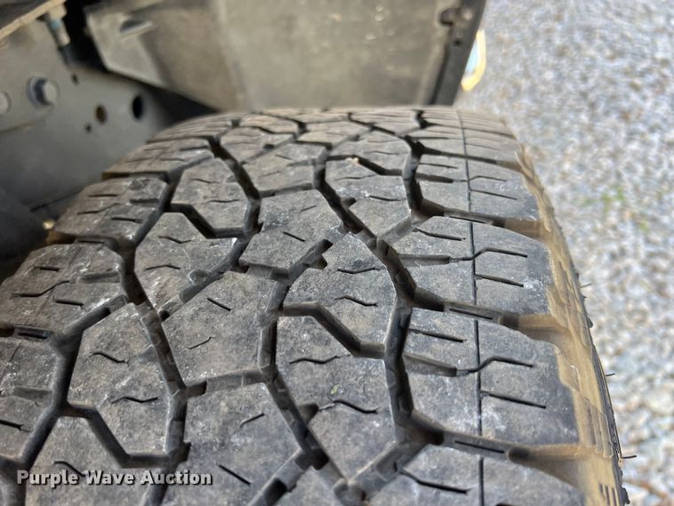 image for item KR9415 2017 Nissan Titan  King Cab pickup truck