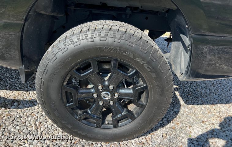 image for item KR9415 2017 Nissan Titan  King Cab pickup truck