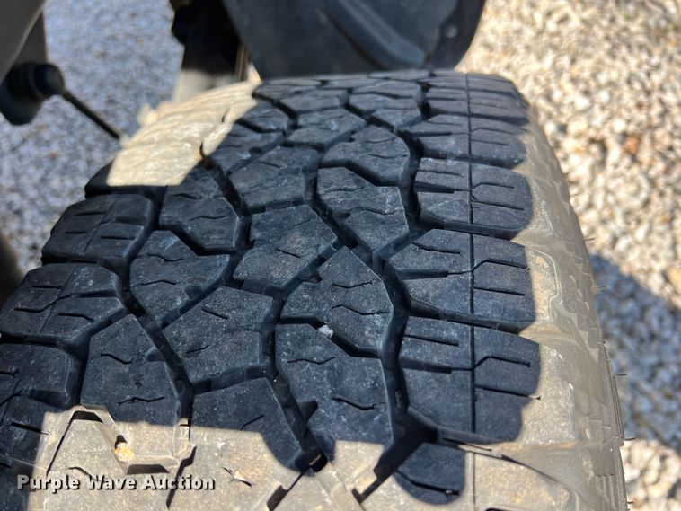 image for item KR9415 2017 Nissan Titan  King Cab pickup truck