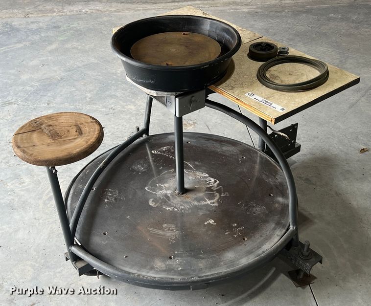 image for item KR9458 Pottery wheel