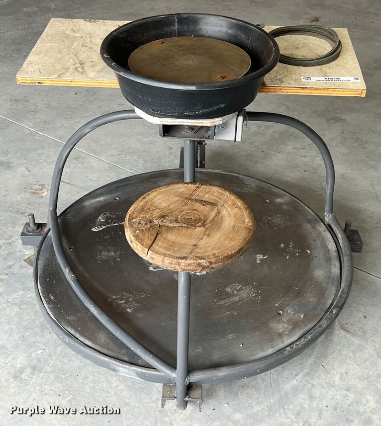 image for item KR9458 Pottery wheel