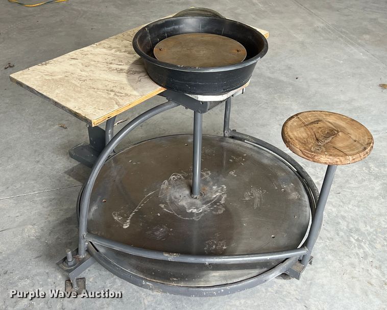 image for item KR9458 Pottery wheel