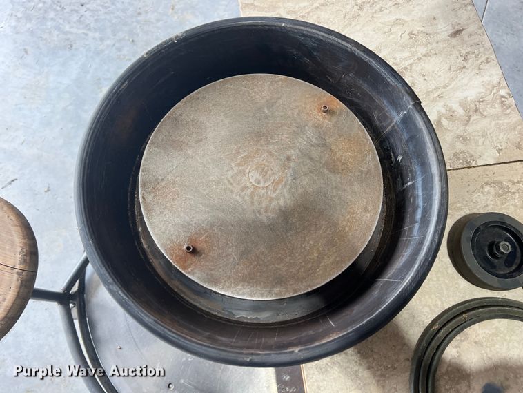image for item KR9458 Pottery wheel