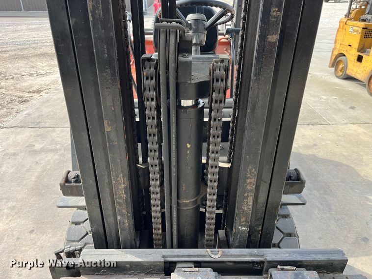 image for item LA9864 Toyota 5FGC30  forklift