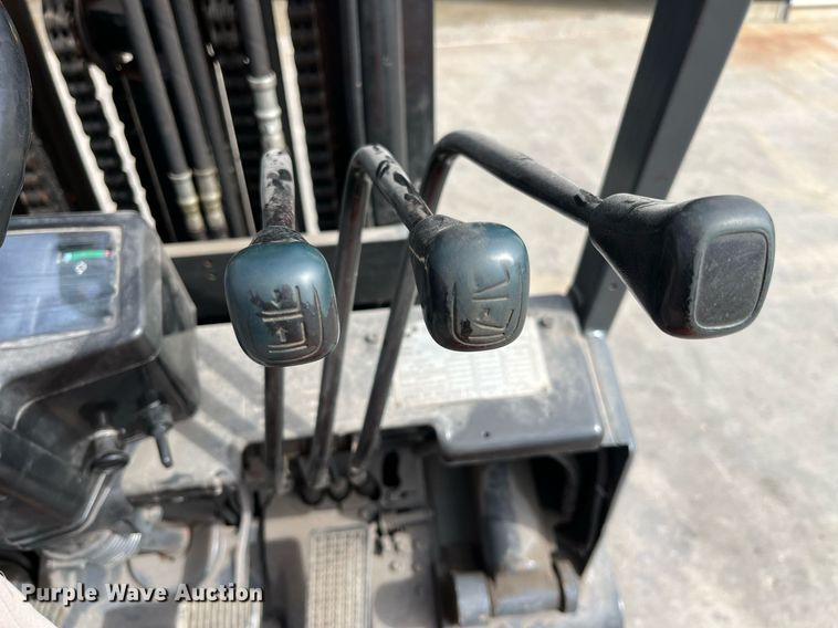 image for item LA9864 Toyota 5FGC30  forklift