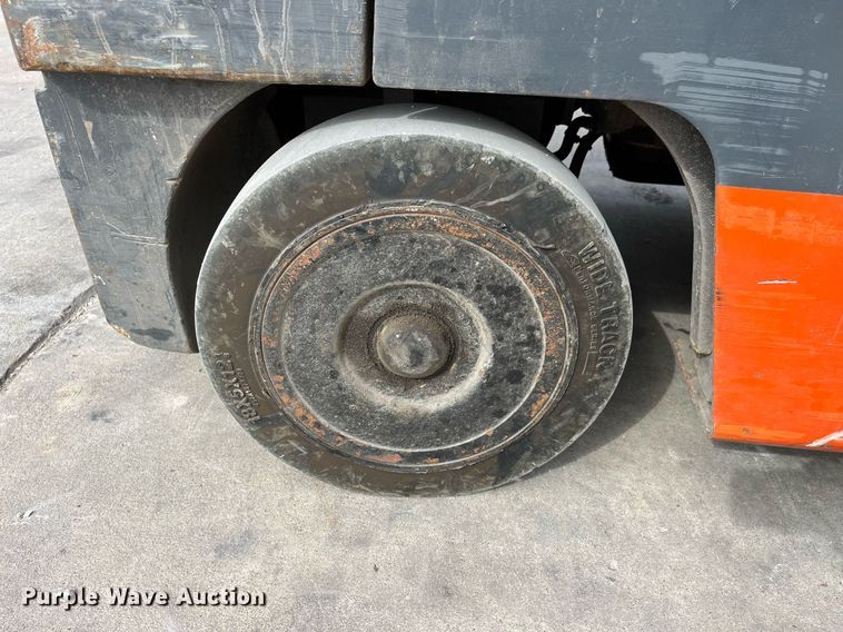 image for item LA9864 Toyota 5FGC30  forklift