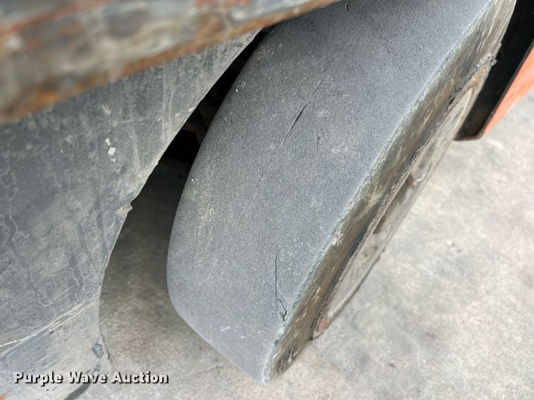 image for item LA9864 Toyota 5FGC30  forklift