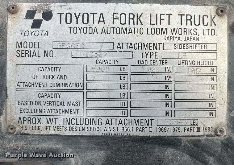 image for item LA9864 Toyota 5FGC30  forklift