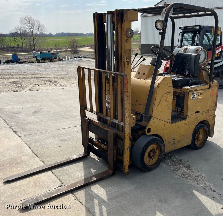 image for item LA9865 Caterpillar TC30  forklift