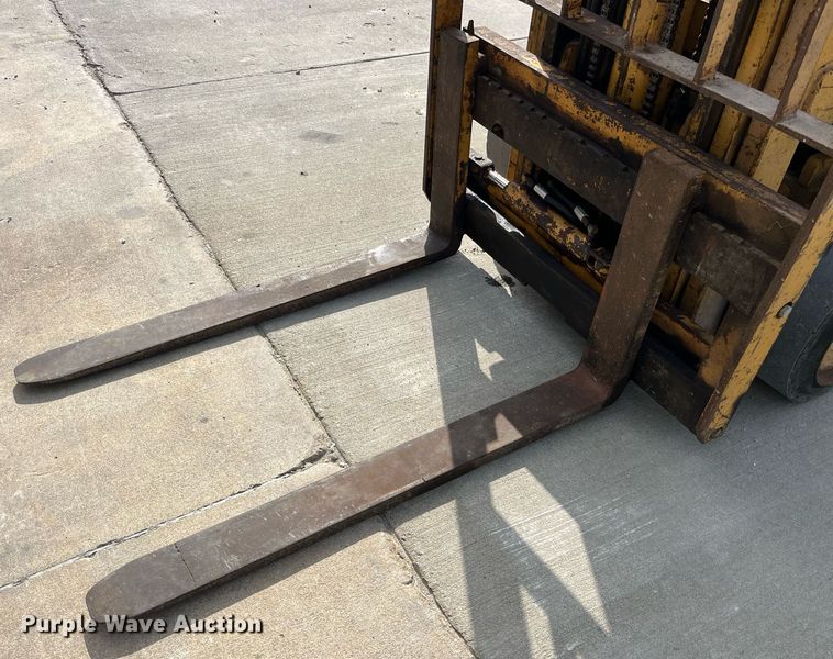 image for item LA9865 Caterpillar TC30  forklift