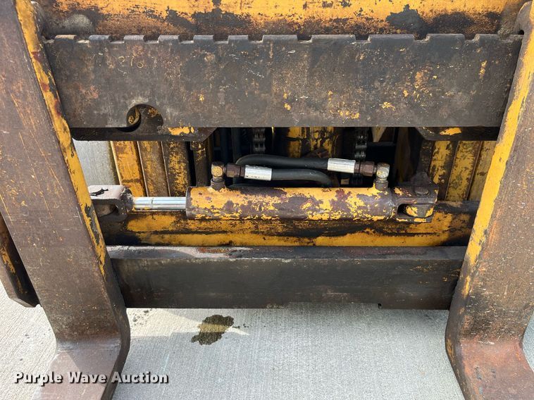 image for item LA9865 Caterpillar TC30  forklift