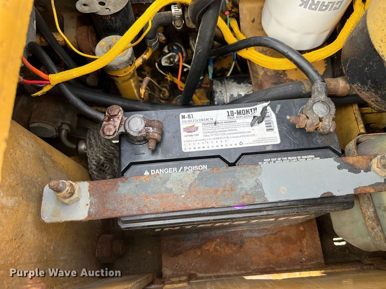 image for item LA9865 Caterpillar TC30  forklift