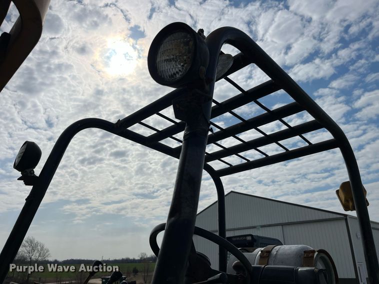 image for item LA9865 Caterpillar TC30  forklift