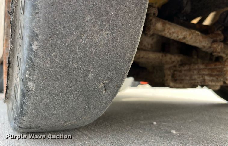 image for item LA9865 Caterpillar TC30  forklift