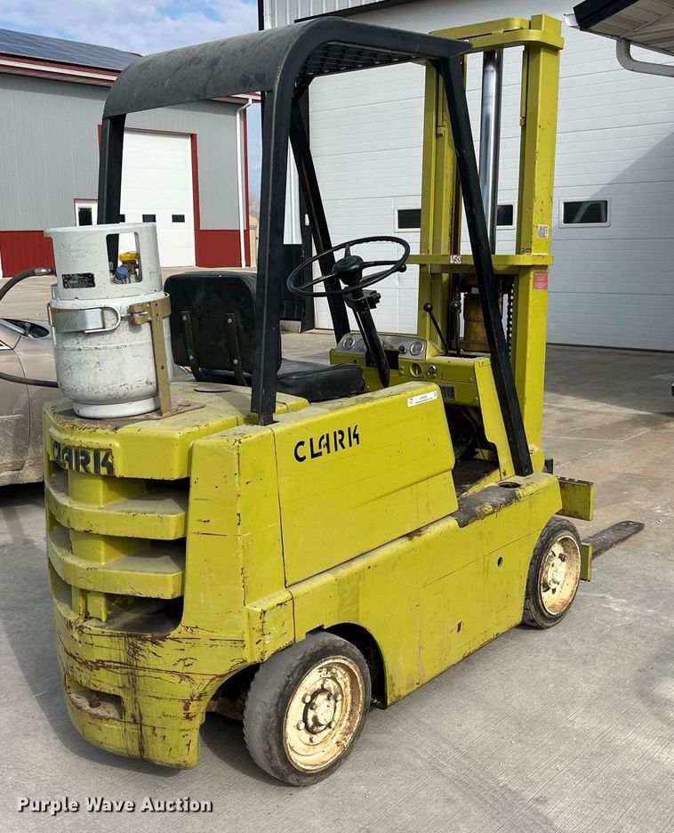 image for item LA9866 Clark 1641076  forklift
