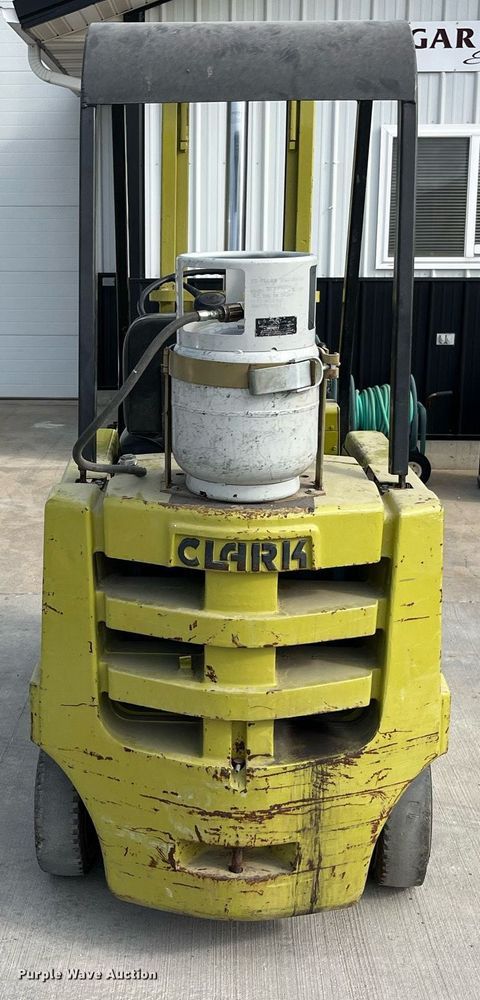 image for item LA9866 Clark 1641076  forklift