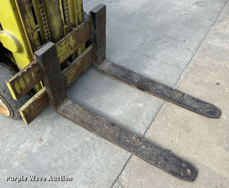 image for item LA9866 Clark 1641076  forklift