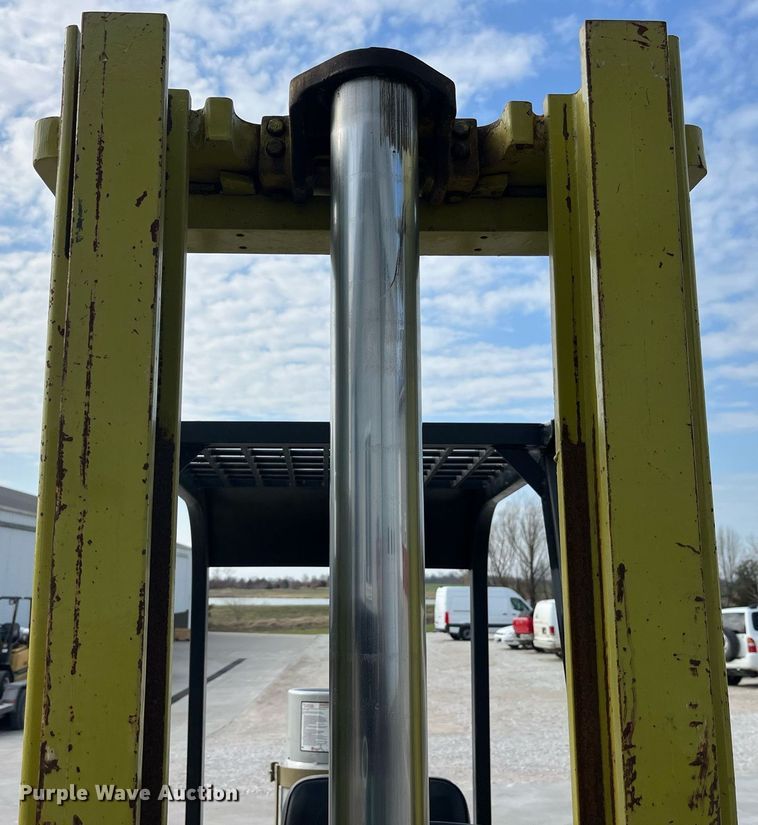 image for item LA9866 Clark 1641076  forklift