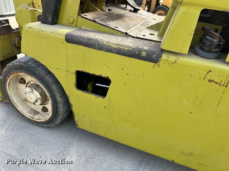 image for item LA9866 Clark 1641076  forklift