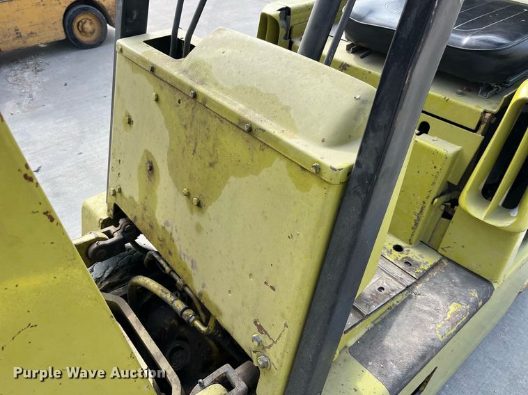 image for item LA9866 Clark 1641076  forklift