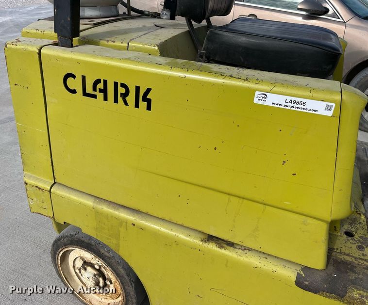 image for item LA9866 Clark 1641076  forklift