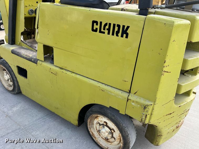 image for item LA9866 Clark 1641076  forklift