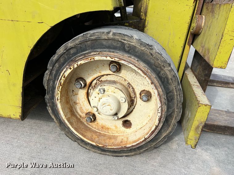 image for item LA9866 Clark 1641076  forklift