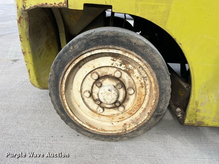 image for item LA9866 Clark 1641076  forklift