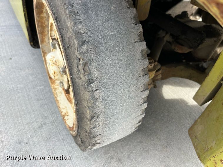 image for item LA9866 Clark 1641076  forklift