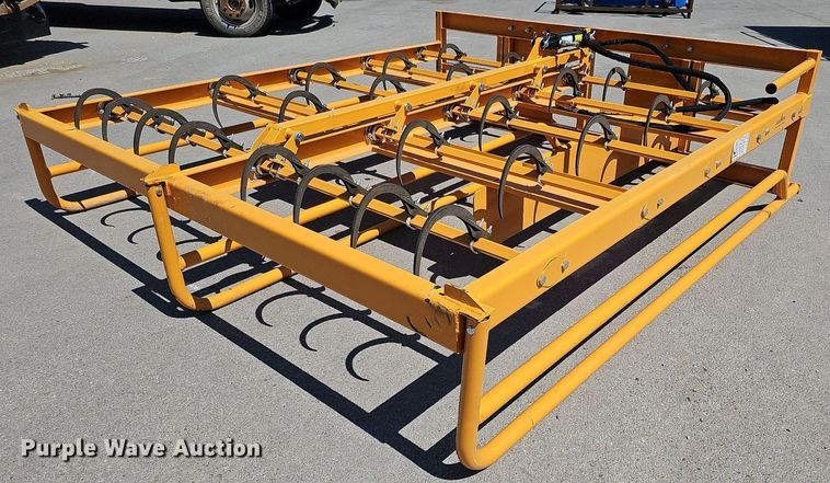 image for item LE9294 Land Honor TR2006  skid steer bale accumulator grapple