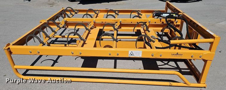 image for item LE9294 Land Honor TR2006  skid steer bale accumulator grapple