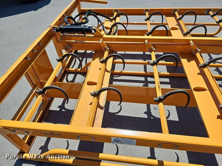 image for item LE9294 Land Honor TR2006  skid steer bale accumulator grapple