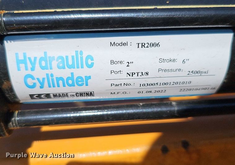 image for item LE9294 Land Honor TR2006  skid steer bale accumulator grapple