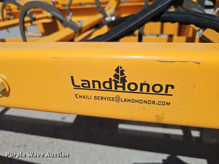 image for item LE9294 Land Honor TR2006  skid steer bale accumulator grapple